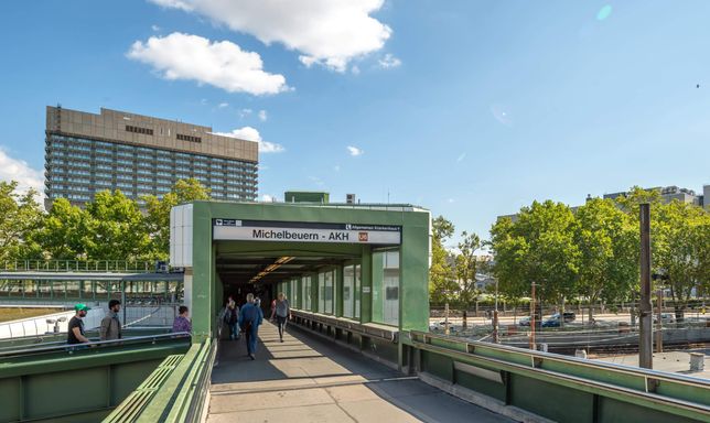 U-Bahn Station AKH-Michelbeuern
